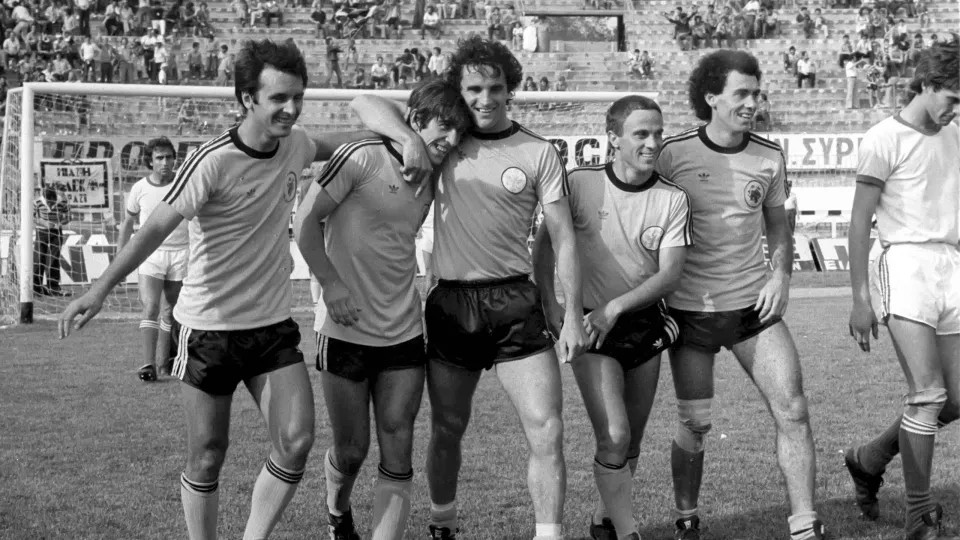 Στο κέντρο ο Διονύσης Τσάμης - 𝐈𝐍𝐓𝐈𝐌𝐄 𝐒𝐏𝐎𝐑𝐓𝐒 ║ 𝐏𝐡𝐨𝐭𝐨 𝐛𝐲 𝐜𝐧𝐧.𝐠𝐫